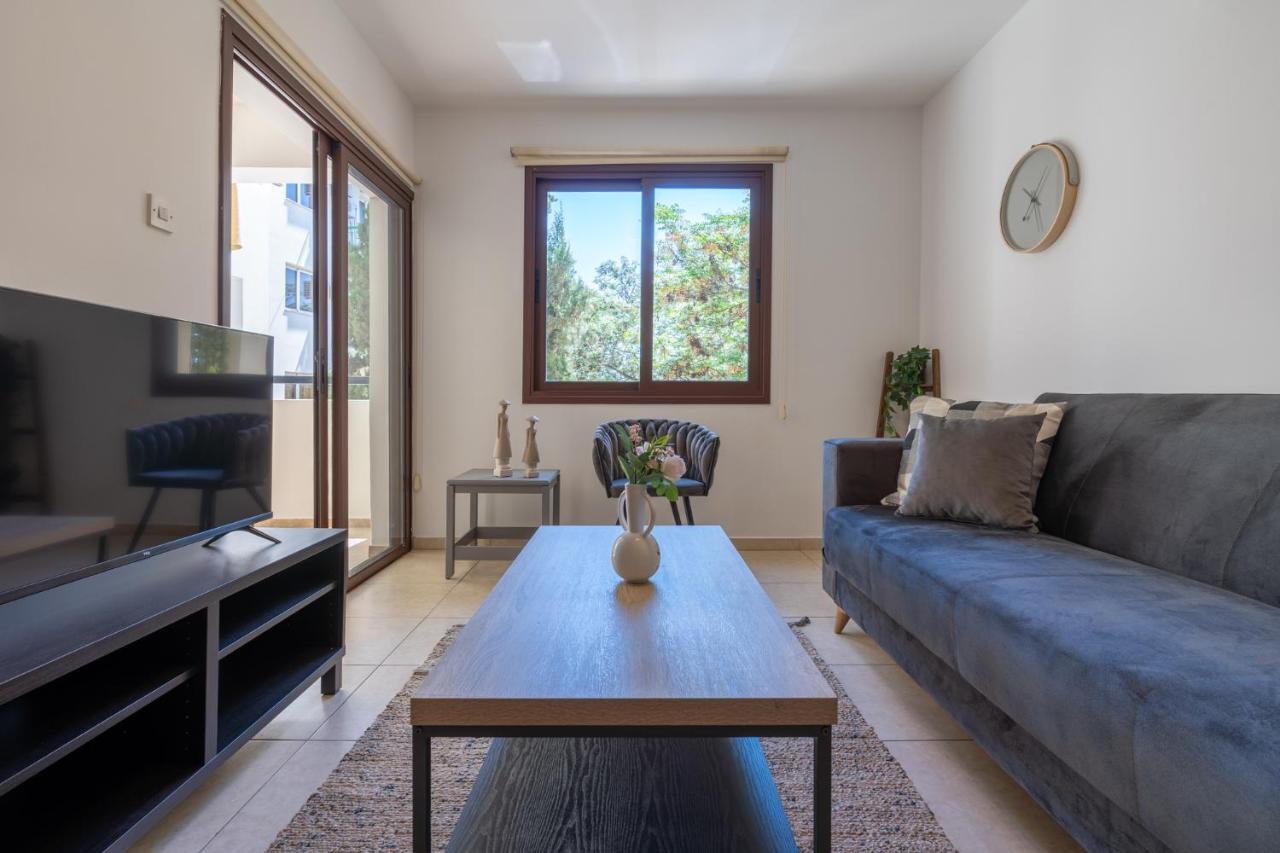 Mia 1-Bedroom Apartment In Larnaca Extérieur photo