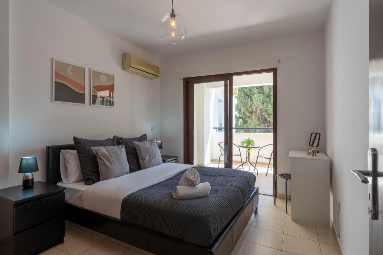 Mia 1-Bedroom Apartment In Larnaca Extérieur photo